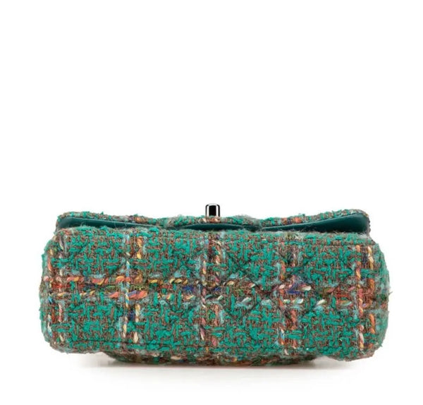 Sac Chanel Classique Flap Bag en Tweed Vert Émeraude et Multicolore Avaia